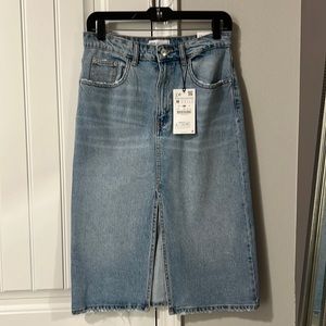 ZARA denim midi skirt. NWT. Size medium